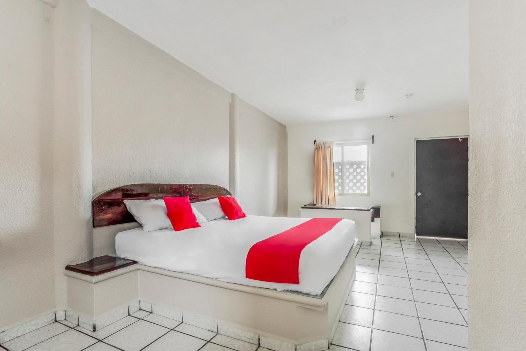Oyo Hotel Jaguar 坎昆 外观 照片