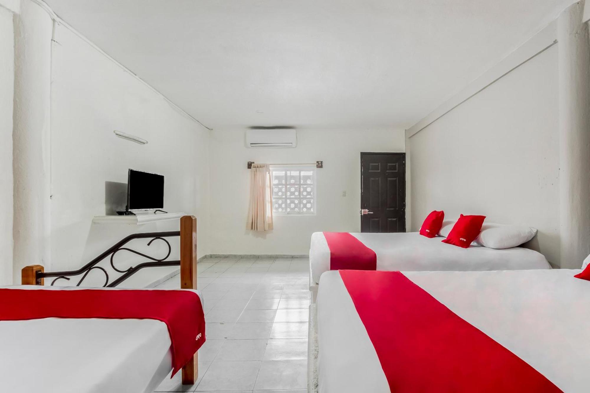 Oyo Hotel Jaguar 坎昆 外观 照片