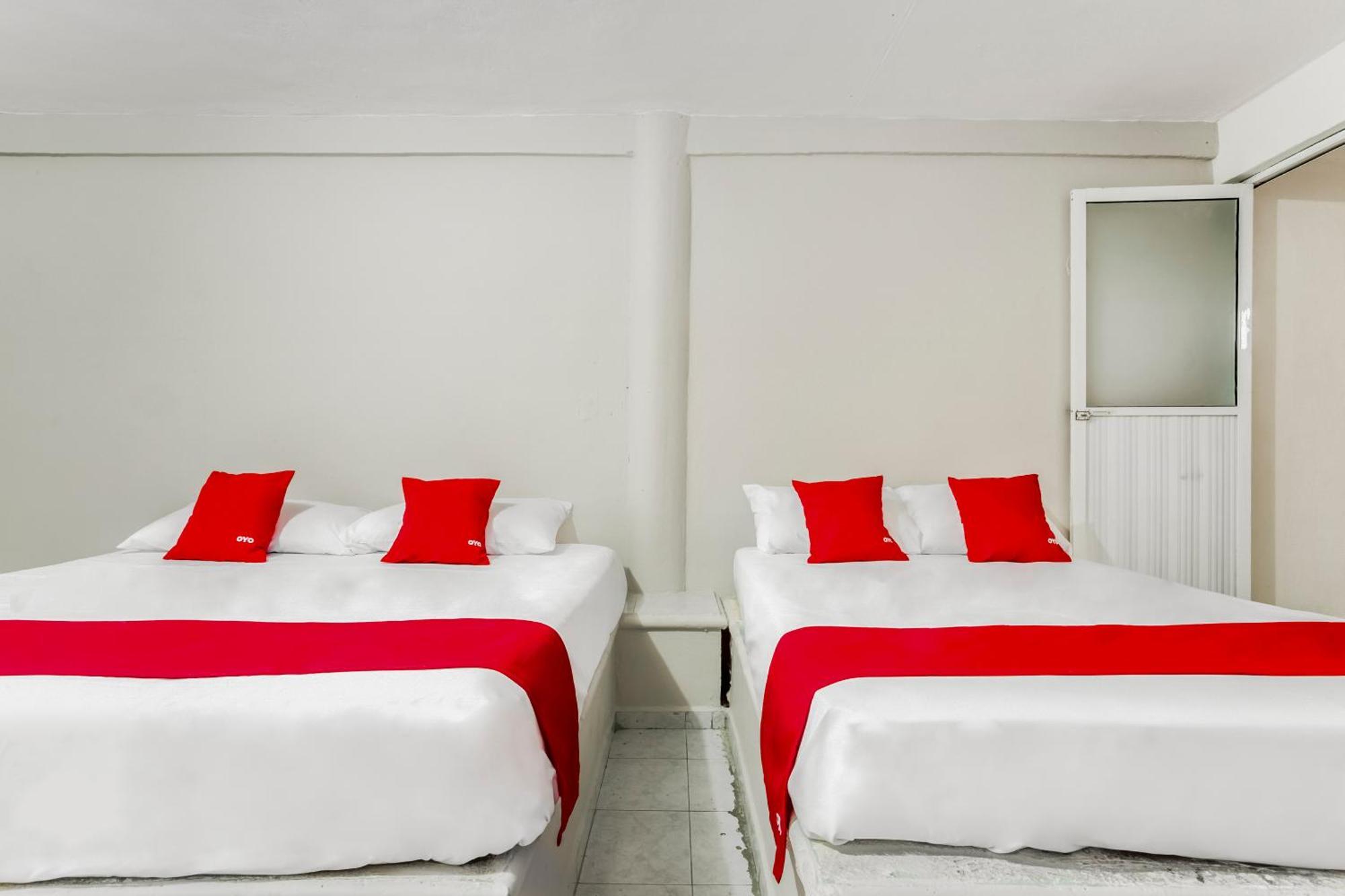 Oyo Hotel Jaguar 坎昆 外观 照片