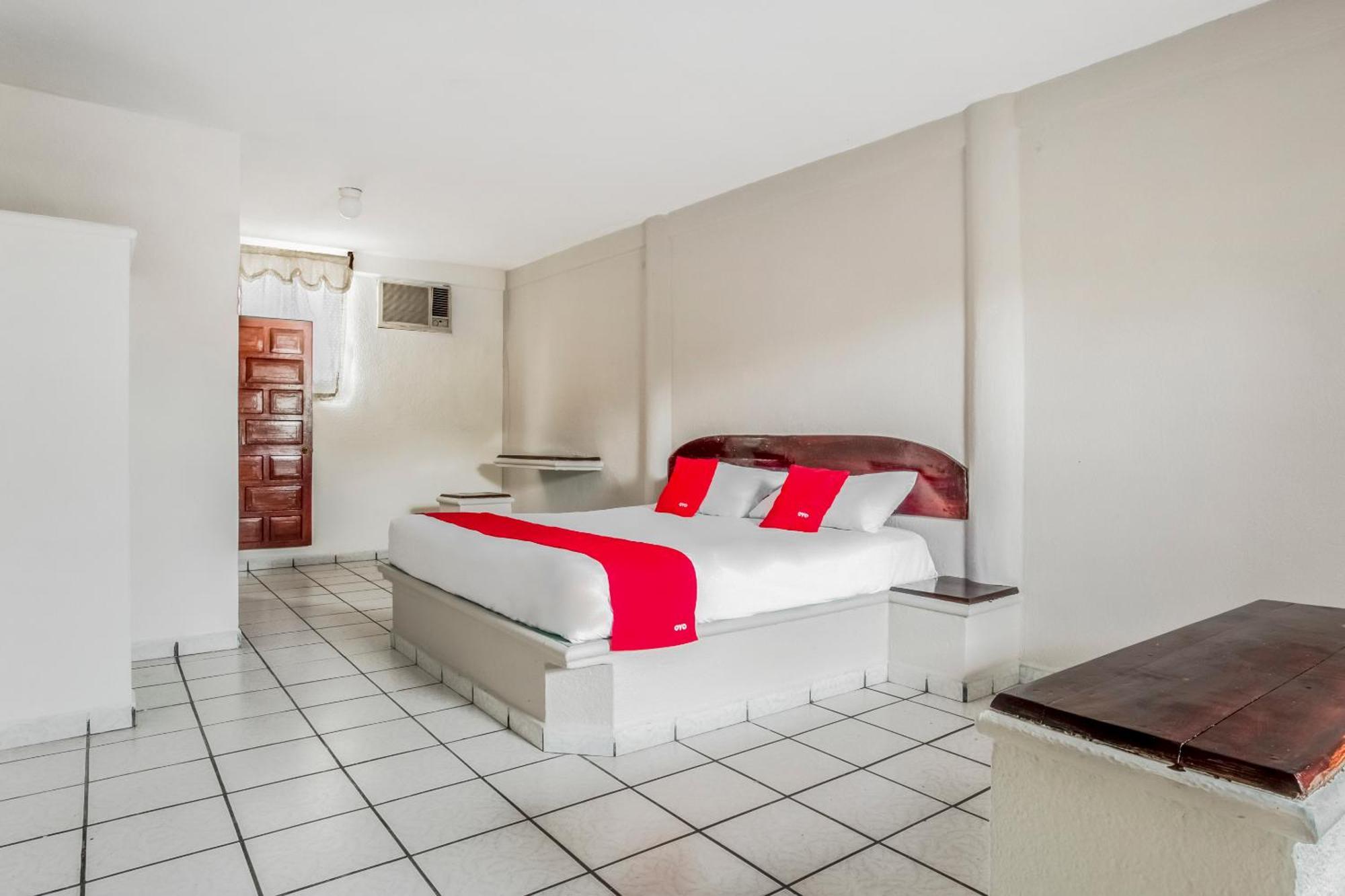 Oyo Hotel Jaguar 坎昆 外观 照片