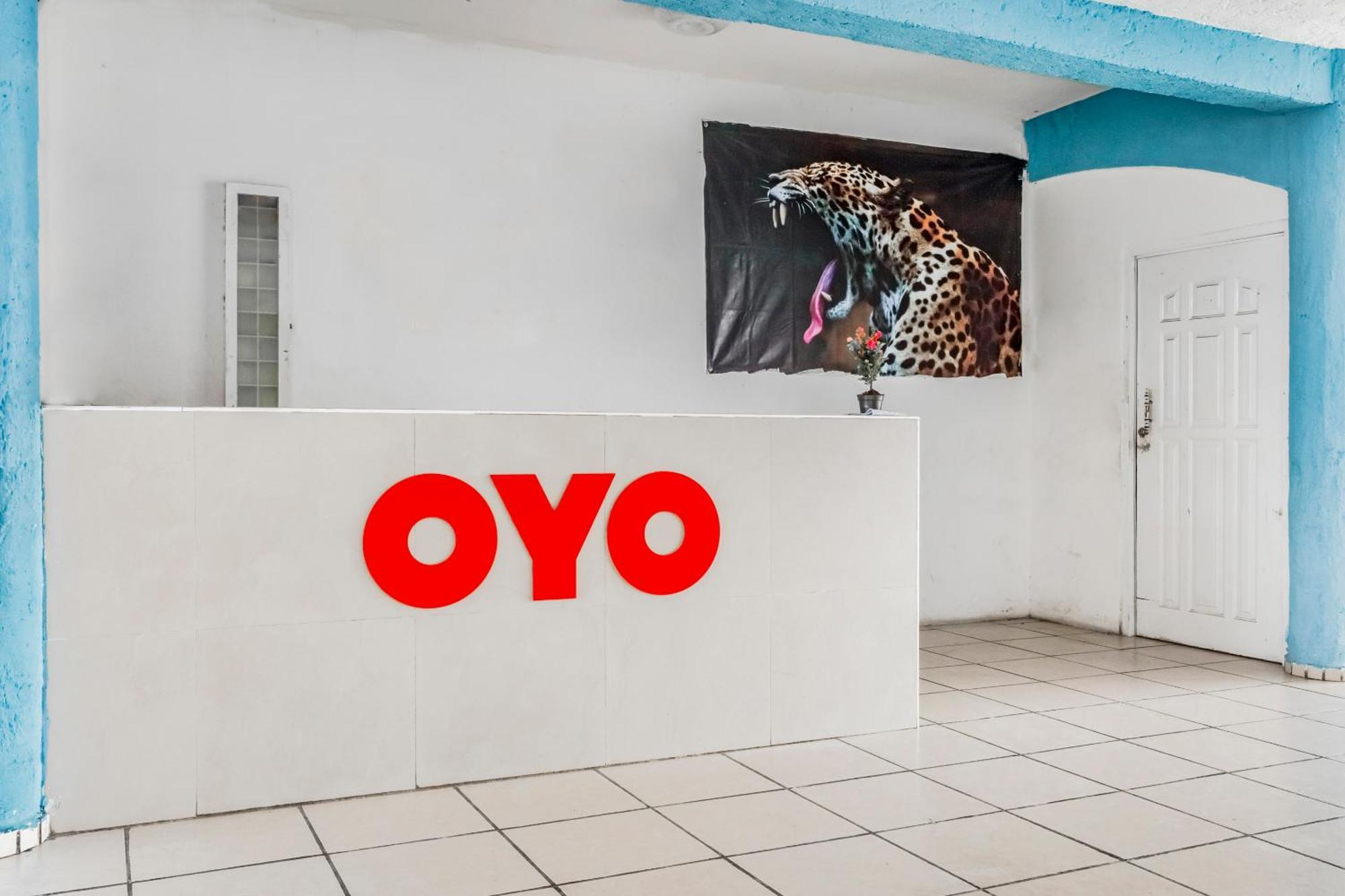 Oyo Hotel Jaguar 坎昆 外观 照片
